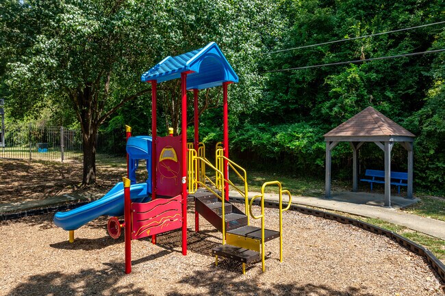 Patio de juegos - Reserve At Birch Creek