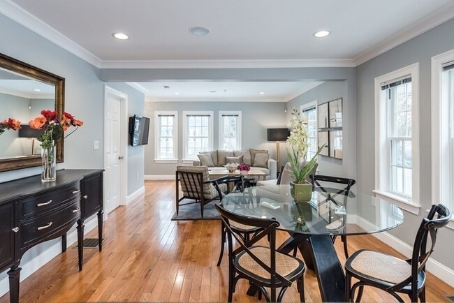 Photo - 143 Williams St Unit 1