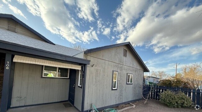 Building Photo - 1 bedroom Home in Cottonwood - Contact Pro...