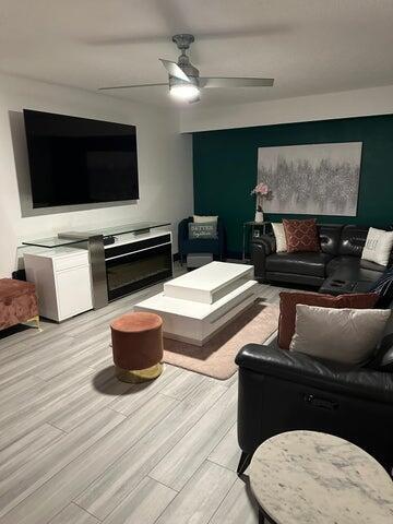 Photo - 7716 77th Way