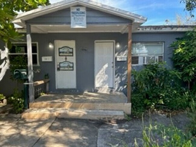 Building Photo - Atlantic 1016 Douglas Unit 1