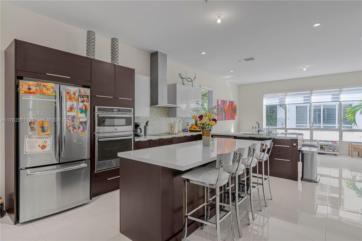 Photo - 6670 NW 105th Pl (Doral, FL)