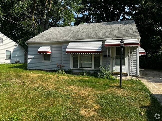Building Photo - 2 Bedroom Home In Oak Park