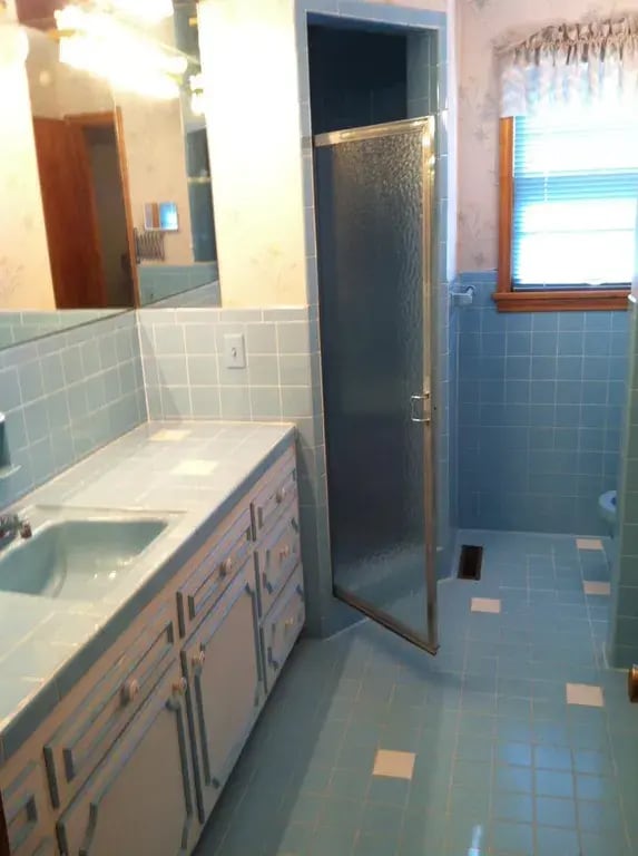 Photo - 321 S 70th Ave
