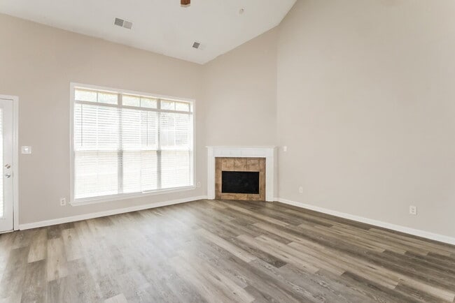 Photo - 1043 Averett Cove