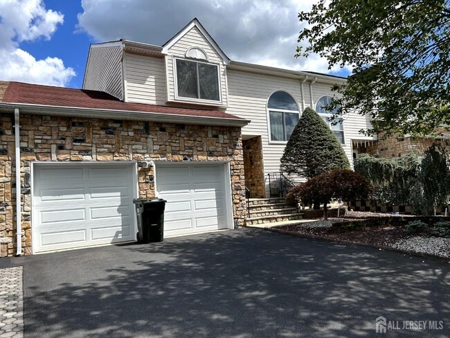 Photo - 27 Kingfisher Ct Townhome