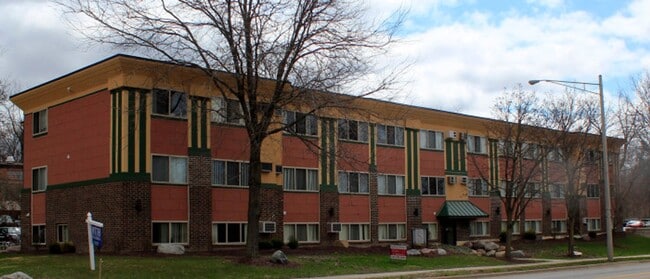 Photo - Abbot Manor (910 Apartments, LLC)