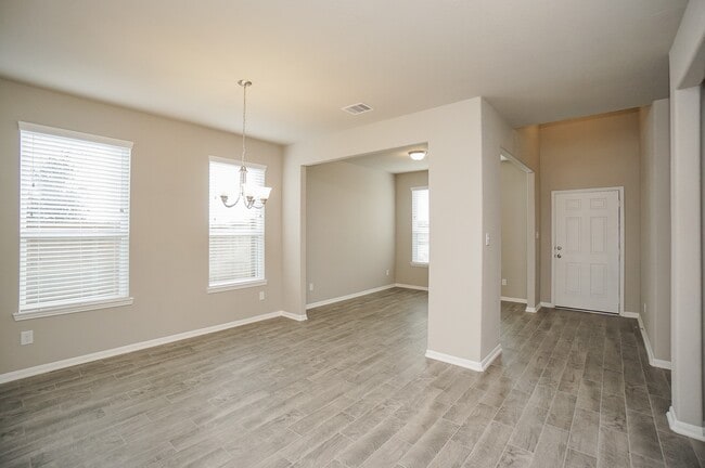 Photo - 5463 Grand View Dr