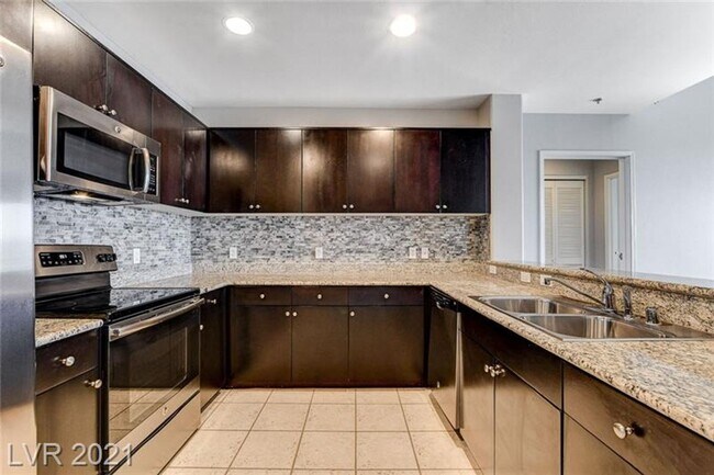 Building Photo - BEAUTIFUL 2 BEDROOM AT THE ONE! Rental
