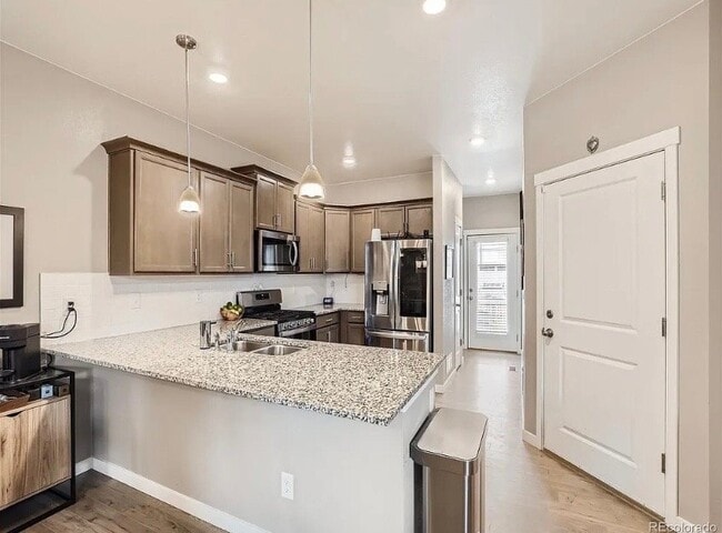 Photo - 723 Quatar St