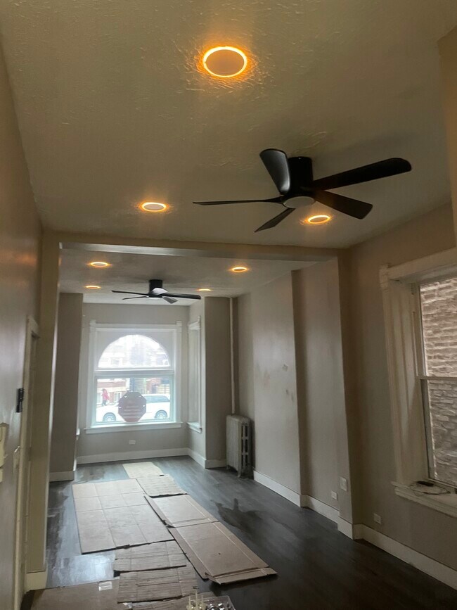 Photo - 6326 S Saint Lawrence Ave