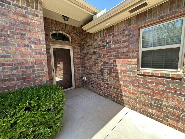 Photo - Elegant Living in the Heart of OKC – Impec...