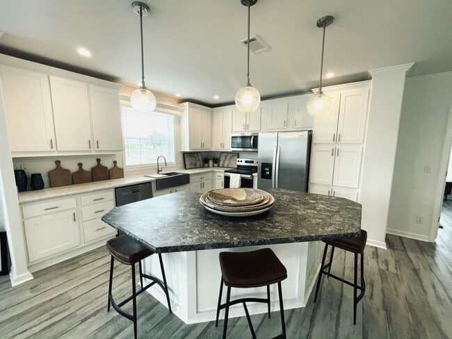 Building Photo - 34628 Ballyhoo Dr Rental