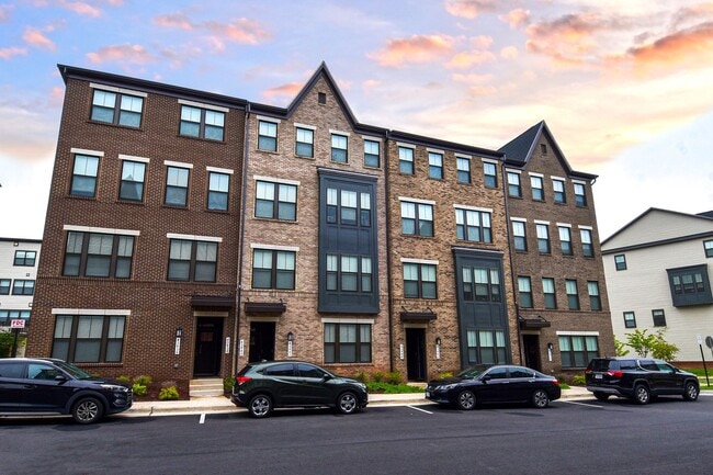 Building Photo - Location!! Like-New!! Convenience!! Rental
