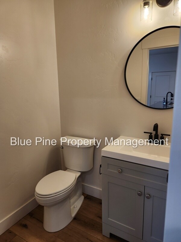 Photo - 1664 S Higbee Ave