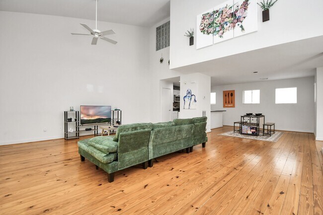 Photo - 1806 Drew St