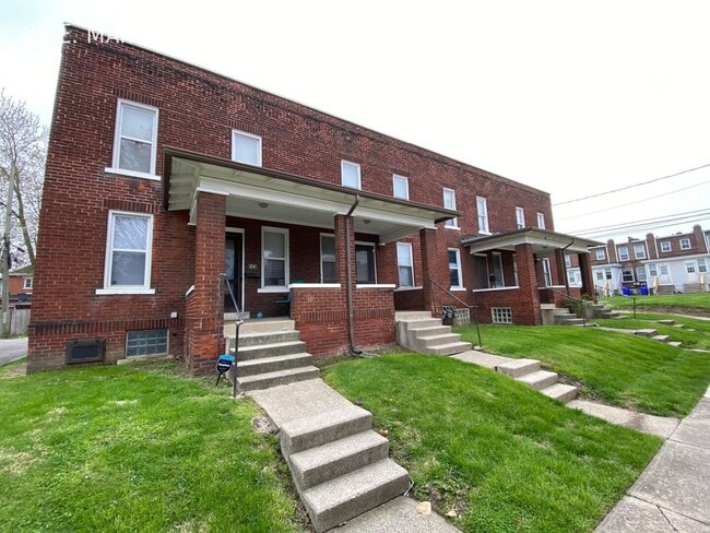 Building Photo - 25 E Markison Ave