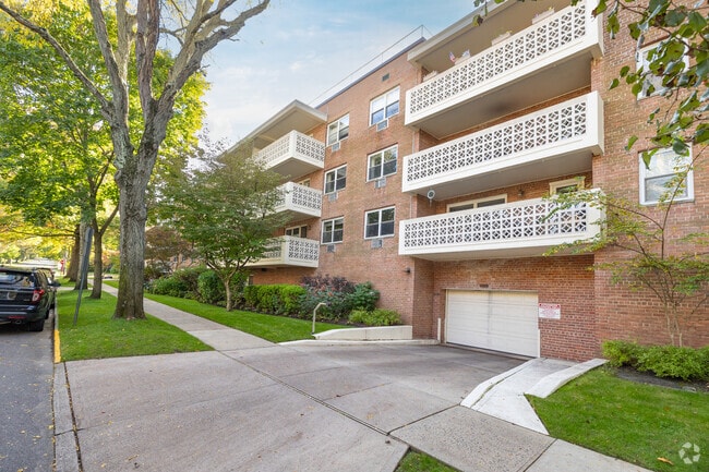 Photo - Claridge Apartment Corporation