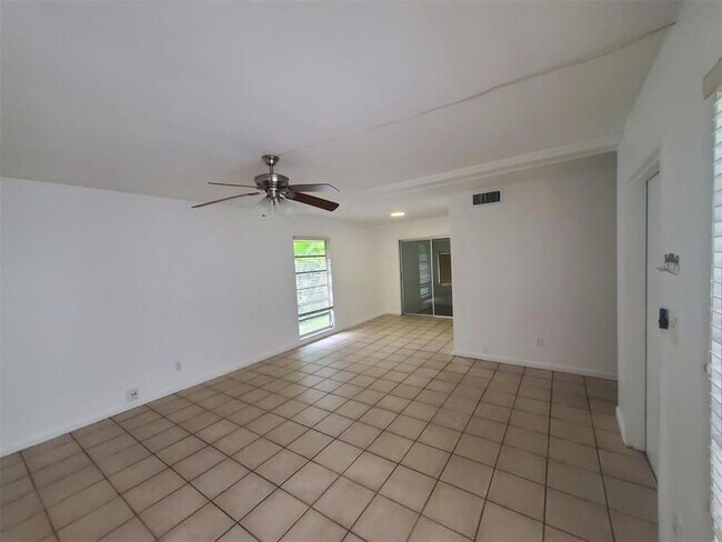 Photo - 6310 NW 71st Ave