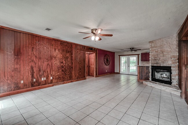 Photo - 521 Northwood Dr