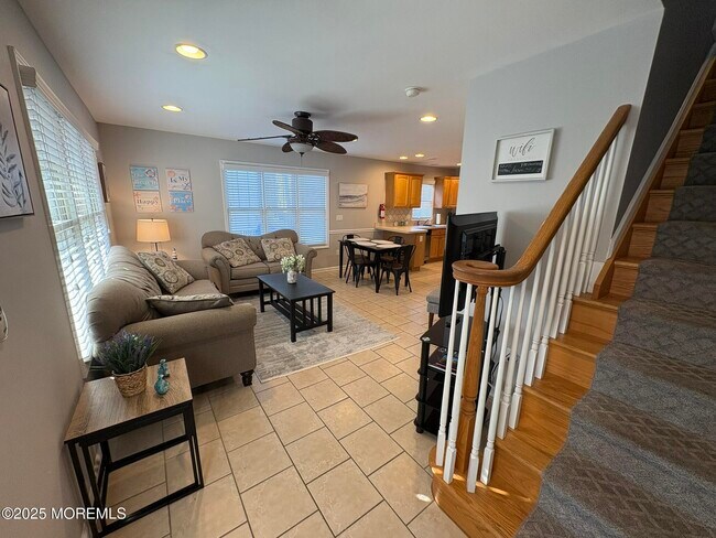 30 Peterson Ln