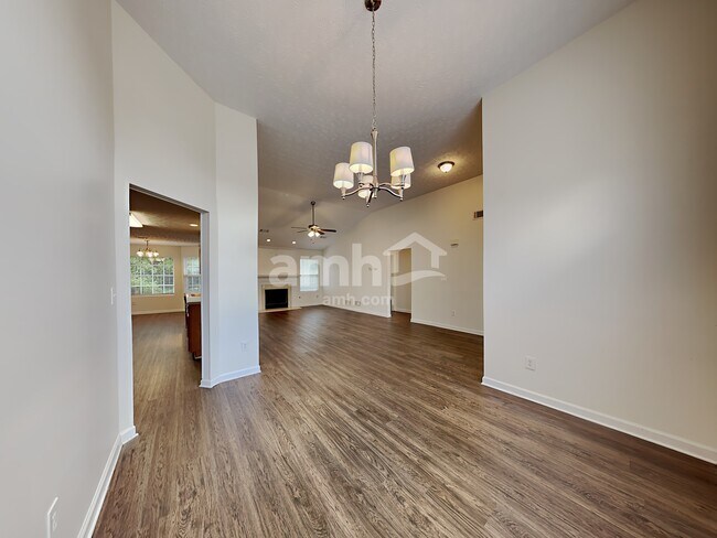 Photo - 910 Harbins View Dr