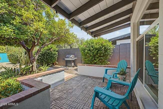 Photo - 2727 E Montecito Ave