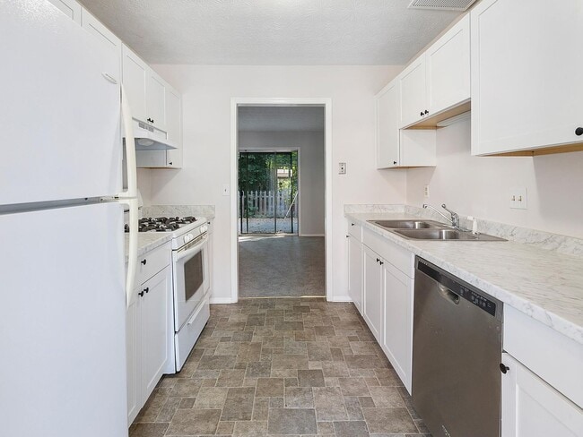 Photo - 1189 Ashborough Dr Unit F