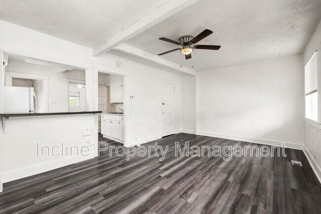 Photo - 2310 S Green St Unit #B
