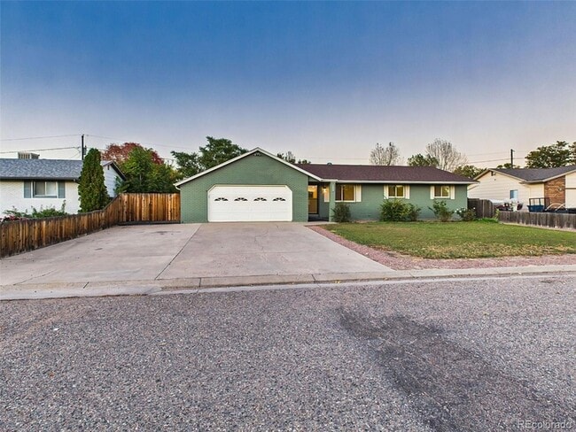 Building Photo - 3065 Penmoor Dr