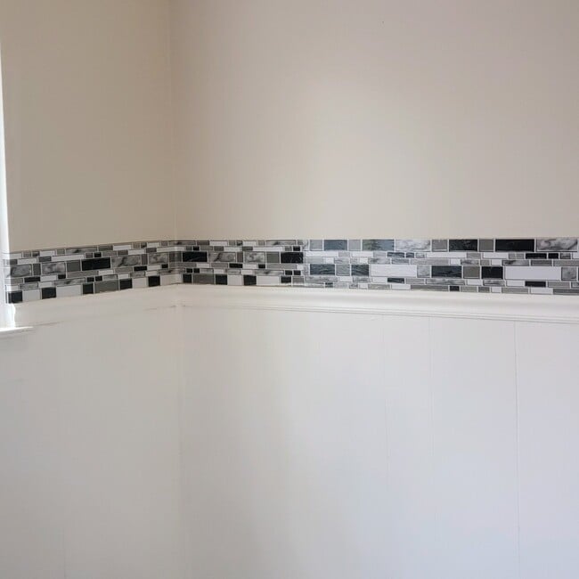 Photo - 682 Oswego Ave