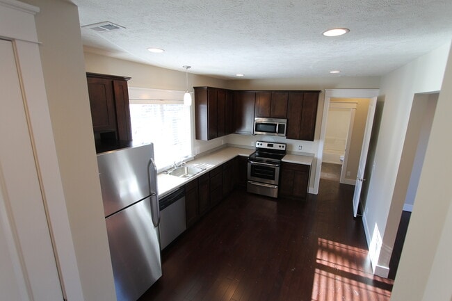 Photo - Luxury Finishes - Top-Floor Duplex Unit -- Mid-Town with a View