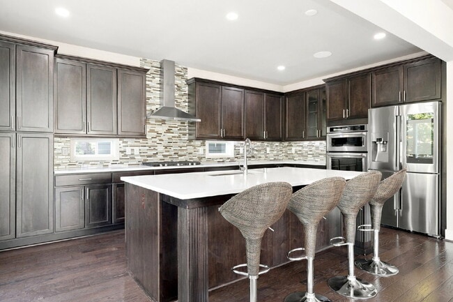 **Beautiful Sammamish Home in Desirable Canterbury Park**- AVAILABLE NOW FOR RENT!!