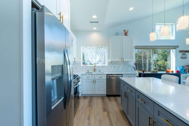 Photo - 925 Comeback Bay Ln