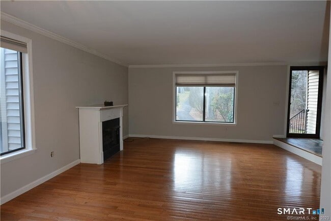 12 Hitching Post Ln Unit 12