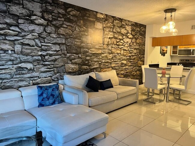 Photo - 1750 N Bayshore Dr Unidad 3109