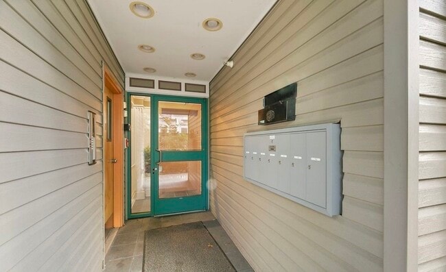 Photo - 9517 35th Ave NE Unit 3B