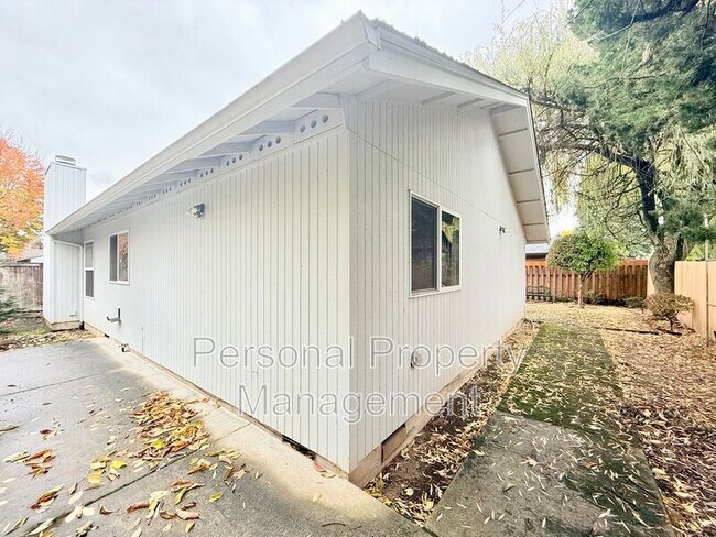 Photo - 202 NW 132nd St