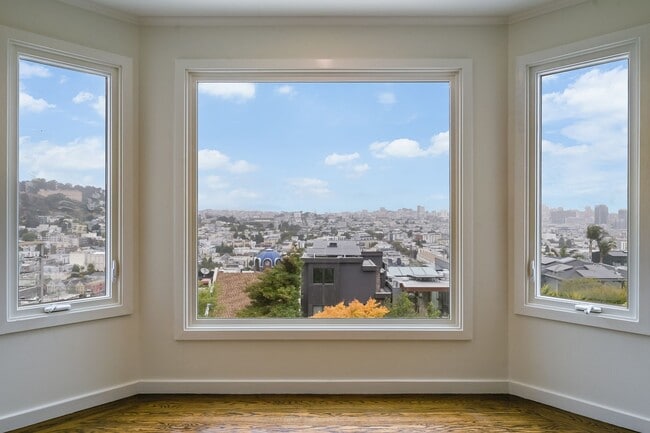 Building Photo - Panoramic SF Views, Elevated Cul-de-Sac Home in Eureka Valley