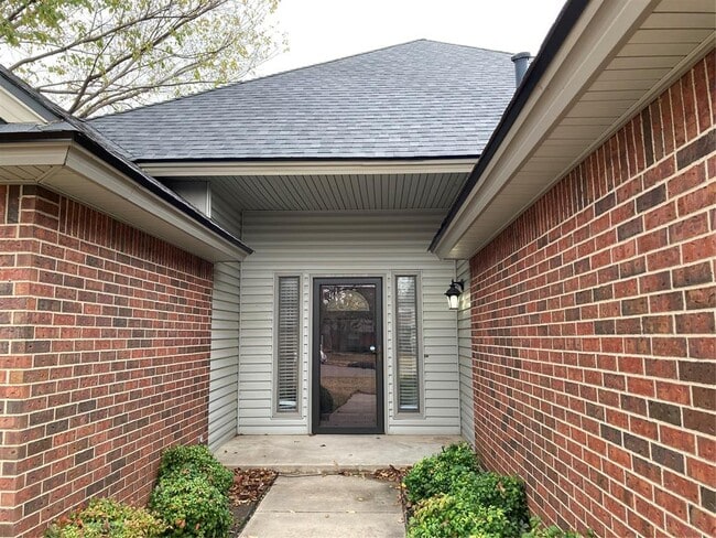 Photo - 405 Rhoades Ct