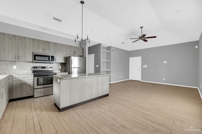 Photo - 2704 E Eisenhower Ave Unidad 2