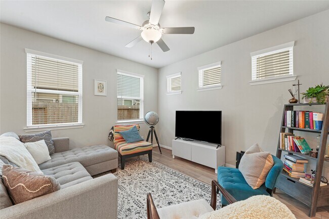 Photo - 1519 Beach Oak Dr