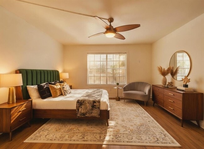 Building Photo - 3902 Peterson Ave Unit 106