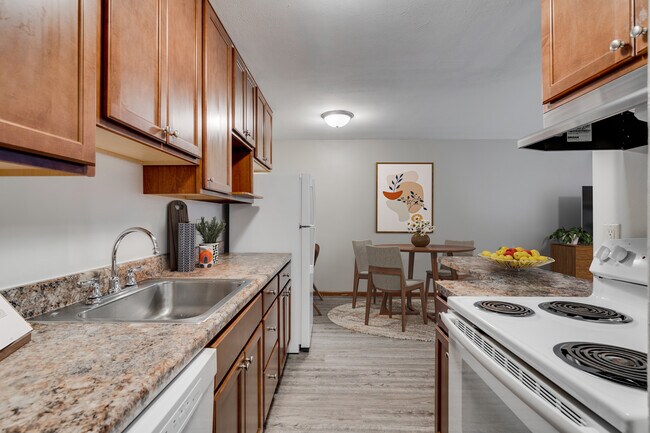 Photo - Bryant Manor Apartments