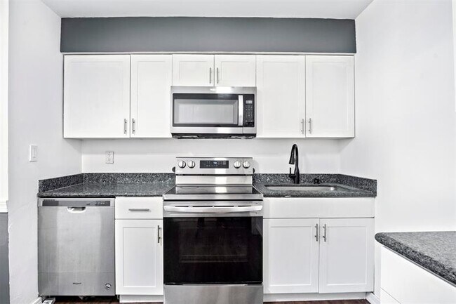 Photo - 101 NE 35th St Unidad B