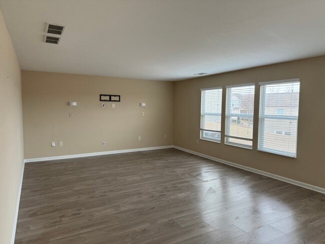 Photo - 1620 Shire Village Dr