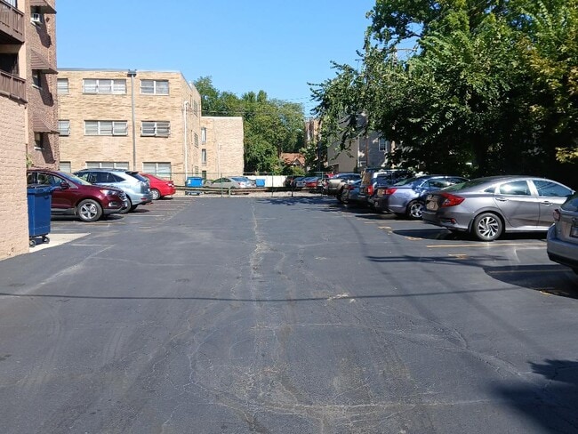 Estacionamiento - 206 N Kenilworth Ave Unidad 1