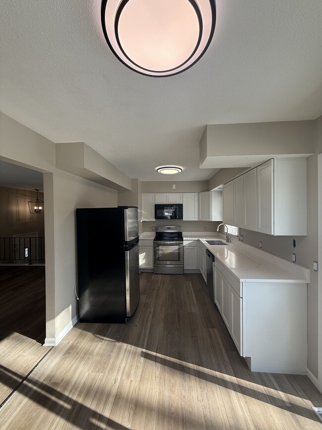 Photo - 1001 Caroline Terrace