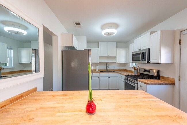 Photo - 1216 10th St N