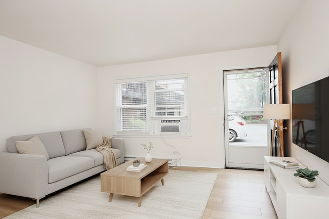Photo - Student-Friendly 1BR Apartment Near The School of Data Science Unit Ivy Rd 2114 #10